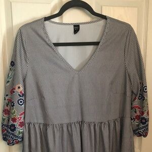 Emery Rose 3/4 mild puff sleeve dress